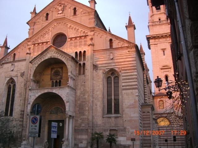 B&B Duomo Verona Bagian luar foto