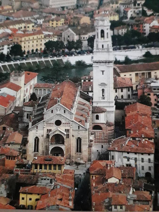 B&B Duomo Verona Bagian luar foto